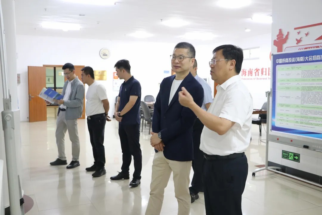 梁谋与腾讯集团副总裁李强一行座谈交流
